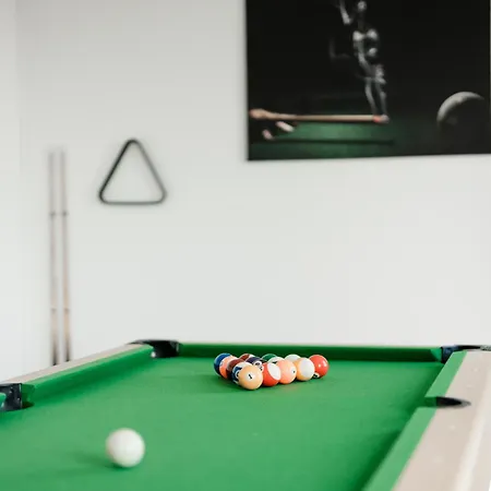 Design Penthouse - 4sz - 2baeder - Whirlpool - 2 Parkplaetze - Dachterrasse شقة *