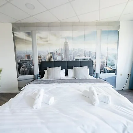 Design Penthouse - 4sz - 2baeder - Whirlpool - 2 Parkplaetze - Dachterrasse Apartamento Karlsruhe