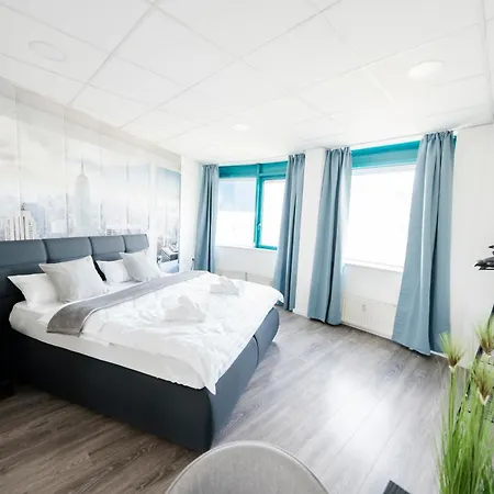 Design Penthouse - 4sz - 2baeder - Whirlpool - 2 Parkplaetze - Dachterrasse