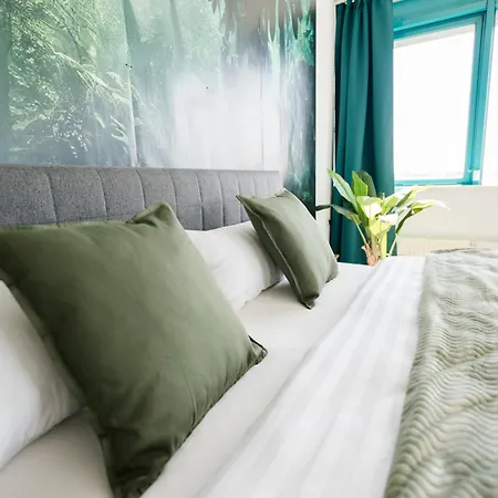 Design Penthouse - 4sz - 2baeder - Whirlpool - 2 Parkplaetze - Dachterrasse