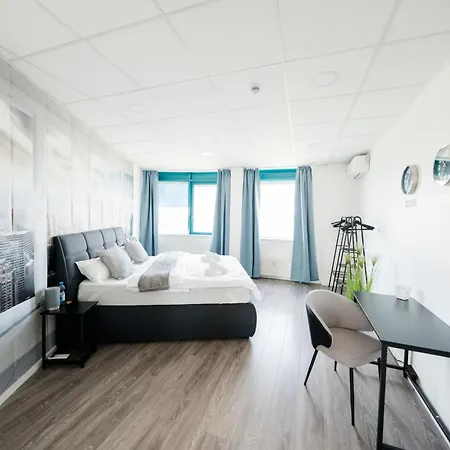 Apartamento Design Penthouse - 4sz - 2baeder - Whirlpool - 2 Parkplaetze - Dachterrasse *