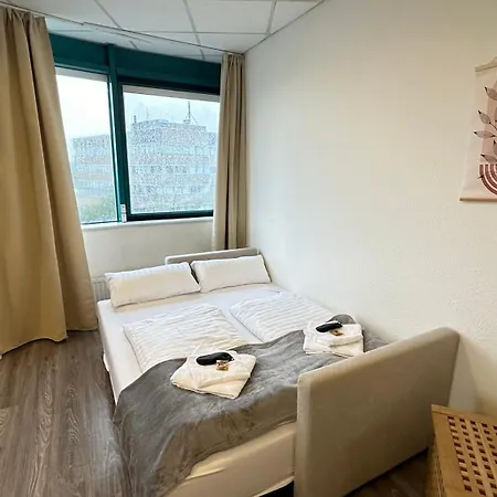 شقة Design Penthouse - 4sz - 2baeder - Whirlpool - 2 Parkplaetze - Dachterrasse كارلسروه