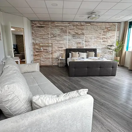 Design Penthouse - 4sz - 2baeder - Whirlpool - 2 Parkplaetze - Dachterrasse Apartamento