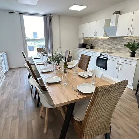 Design Penthouse - 4sz - 2baeder - Whirlpool - 2 Parkplaetze - Dachterrasse شقة *