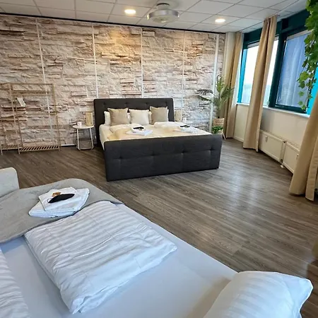 Apartamento Design Penthouse - 4sz - 2baeder - Whirlpool - 2 Parkplaetze - Dachterrasse Karlsruhe