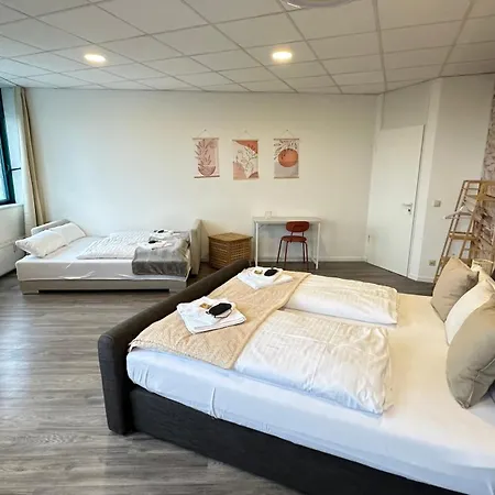 Design Penthouse - 4sz - 2baeder - Whirlpool - 2 Parkplaetze - Dachterrasse كارلسروه