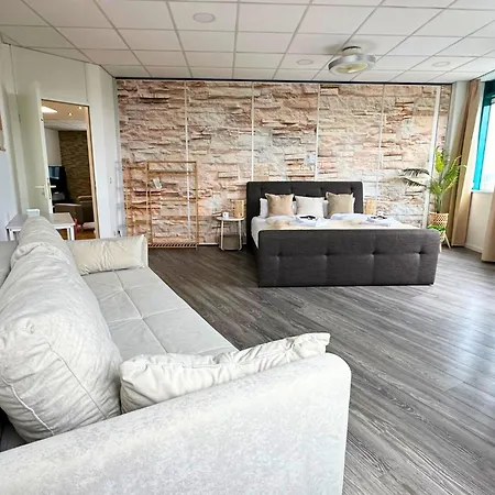 Design Penthouse - 4sz - 2baeder - Whirlpool - 2 Parkplaetze - Dachterrasse Apartment *