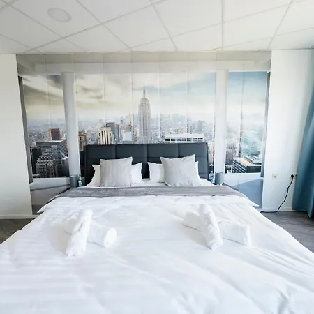 Design Penthouse - 4sz - 2baeder - Whirlpool - 2 Parkplaetze - Dachterrasse