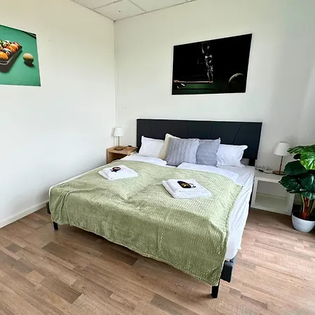 Design Penthouse - 4sz - 2baeder - Whirlpool - 2 Parkplaetze - Dachterrasse Apartment *