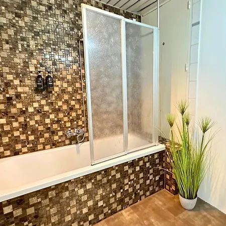 Design Penthouse - 4sz - 2baeder - Whirlpool - 2 Parkplaetze - Dachterrasse