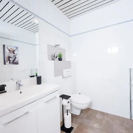 Apartment Design Penthouse - 4sz - 2baeder - Whirlpool - 2 Parkplaetze - Dachterrasse Karlsruhe